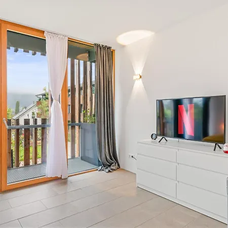 Semesterbostad Bodensee Penthouse 23d - Seesicht - Billiard - Massage - Trambolin - Bbq - Tischkicker - Panorama Exklusive