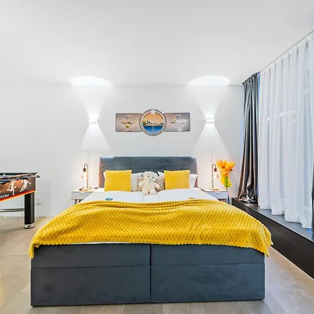 Semesterbostad Bodensee Penthouse 23d - Seesicht - Billiard - Massage - Trambolin - Bbq - Tischkicker - Panorama Exklusive *