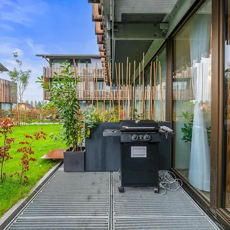 Semesterbostad Bodensee Penthouse 23d - Seesicht - Billiard - Massage - Trambolin - Bbq - Tischkicker - Panorama Exklusive Ohningen