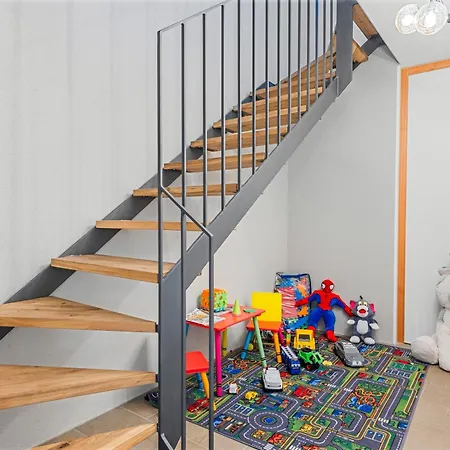 Bodensee Penthouse 23d - Seesicht - Billiard - Massage - Trambolin - Bbq - Tischkicker - Panorama Exklusive Сasa de vacaciones Ohningen